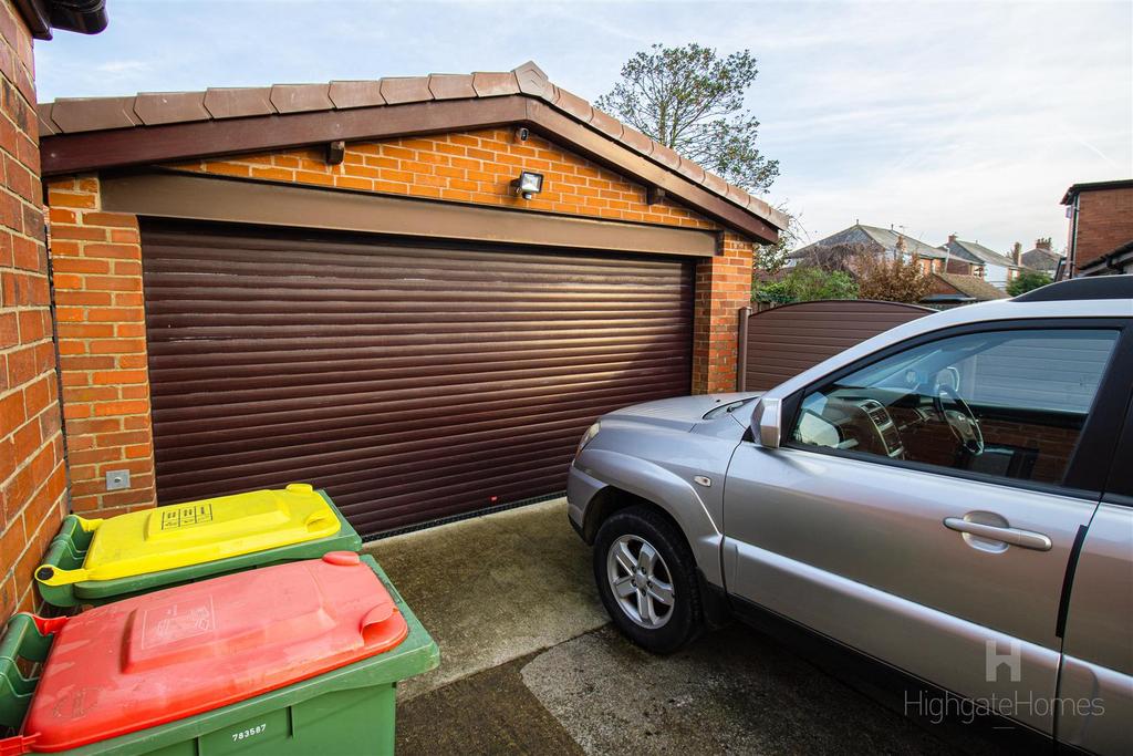 Detached Garage