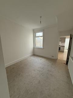 1 bedroom flat to rent, Westdown Road, London E15