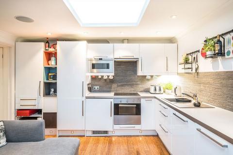 1 bedroom flat for sale, Voltaire Road, London SW4