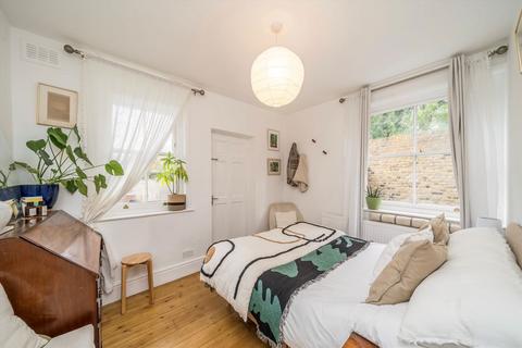 2 bedroom flat for sale, Underhill Road, London SE22