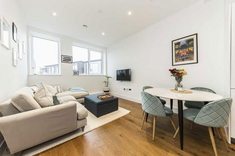 1 bedroom flat for sale, Winchester Street, London W3