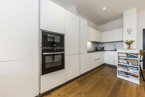 1 bedroom flat for sale, Winchester Street, London W3