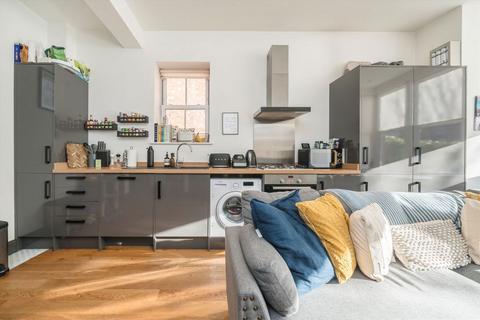 1 bedroom flat for sale, Buxton Gardens, London W3
