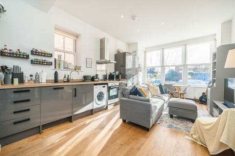1 bedroom flat for sale, Buxton Gardens, London W3