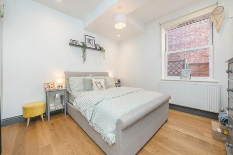 1 bedroom flat for sale, Buxton Gardens, London W3