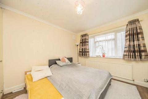 undefined, Otterburn Gardens, Isleworth TW7