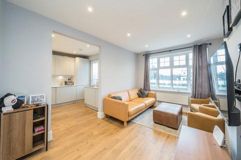 2 bedroom flat to rent, Park Road, East Twickenham TW1