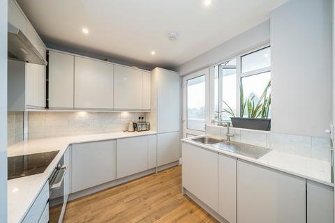 2 bedroom flat to rent, Park Road, East Twickenham TW1