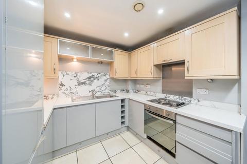 1 bedroom flat to rent, Lanadron Close, Isleworth TW7