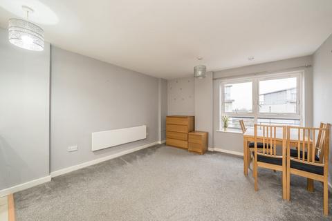 1 bedroom flat to rent, Lanadron Close, Isleworth TW7