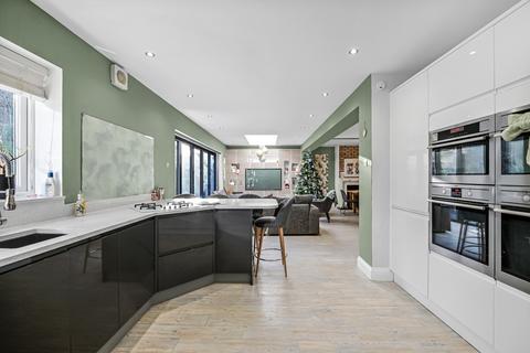 5 bedroom semi-detached house for sale, Kechill Gardens, Bromley BR2