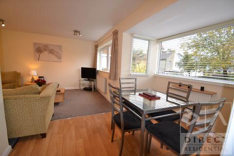 2 bedroom maisonette to rent, East Street, Epsom KT17
