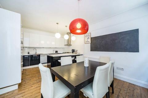 2 bedroom flat for sale, Sternhold Avenue, London SW2