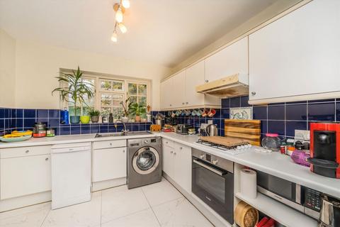 2 bedroom flat for sale, Marius Road, London SW17