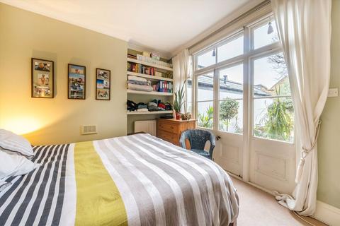 2 bedroom flat for sale, Marius Road, London SW17