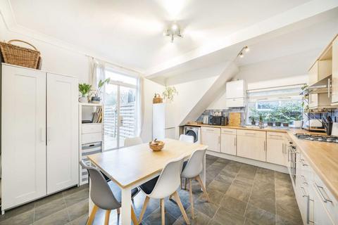 2 bedroom flat to rent, Swaby Road, London SW18