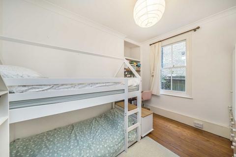 2 bedroom flat to rent, Swaby Road, London SW18