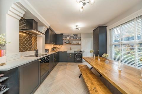 1 bedroom flat for sale, Cargill Road, London SW18