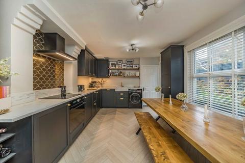 1 bedroom flat for sale, Cargill Road, London SW18