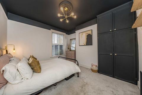 1 bedroom flat for sale, Cargill Road, London SW18