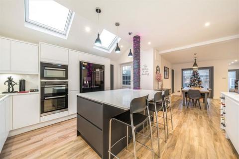 5 bedroom semi-detached house for sale, Gloucester Drive, Staines-Upon-Thames TW18