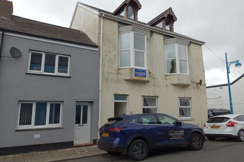 1 bedroom flat to rent - Queen Street, Pembroke Dock