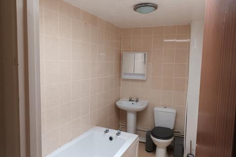 1 bedroom flat to rent, Queen Street, Pembroke Dock