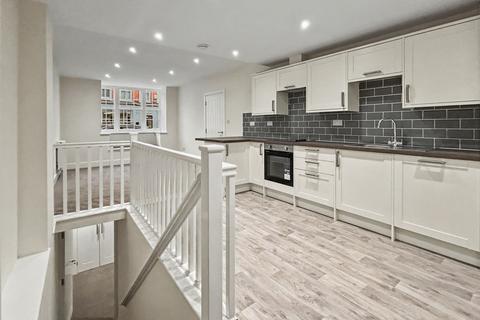 2 bedroom flat to rent, Bridge Street, Pershore, WR10