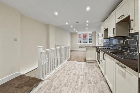 2 bedroom flat to rent, Bridge Street, Pershore, WR10