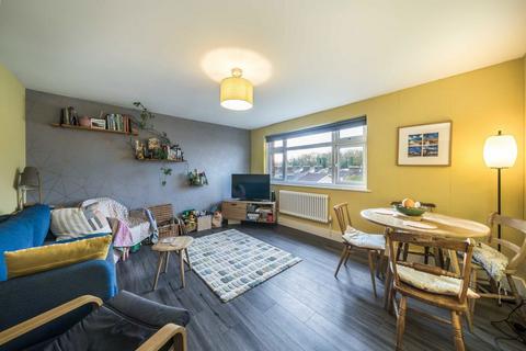 2 bedroom flat for sale, St. Asaph Road, London SE4