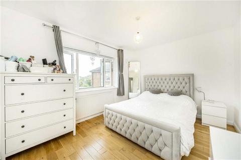 2 bedroom flat for sale, White Hart Lane, London SW13