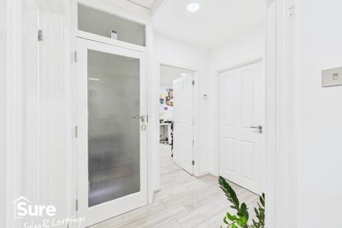 2 bedroom maisonette for sale, Hill Close, Stanmore, Greater London, HA7