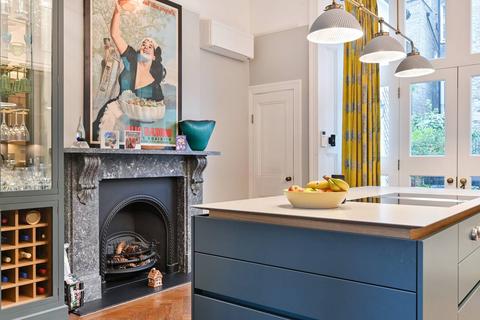 3 bedroom flat for sale, Warwick Square, Pimlico, London, SW1V