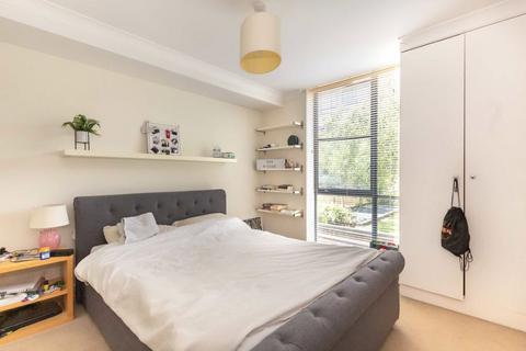 2 bedroom flat to rent, Goat Wharf, Brentford TW8