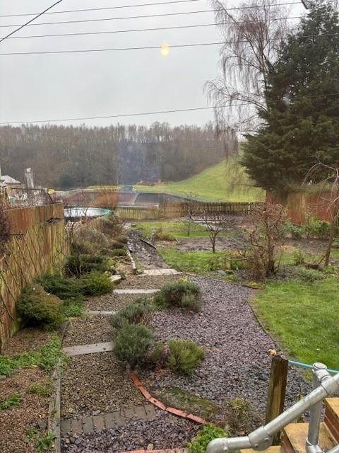 Rear Gdn 1.jpg