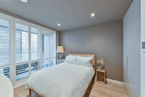 1 bedroom flat for sale, Woods Road, Peckham, London, SE15