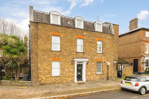 2 bedroom flat to rent, Burlington Lane, London W4