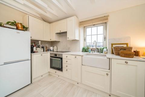 2 bedroom flat to rent, Burlington Lane, London W4