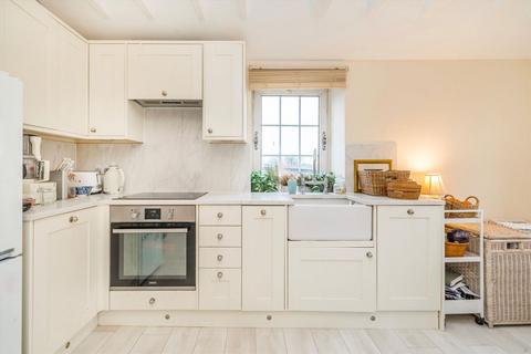 2 bedroom flat to rent, Burlington Lane, London W4