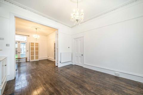 5 bedroom house to rent, Hambalt Road, London SW4