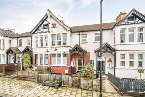 3 bedroom flat to rent, Doverfield Road, London SW2