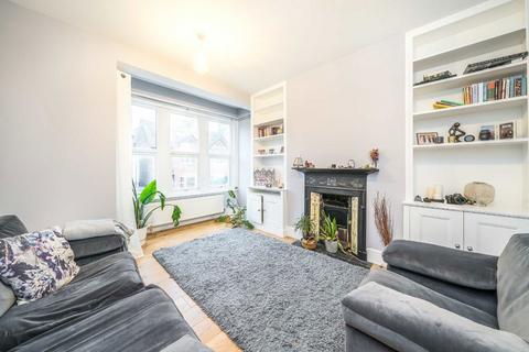 3 bedroom flat to rent, Doverfield Road, London SW2