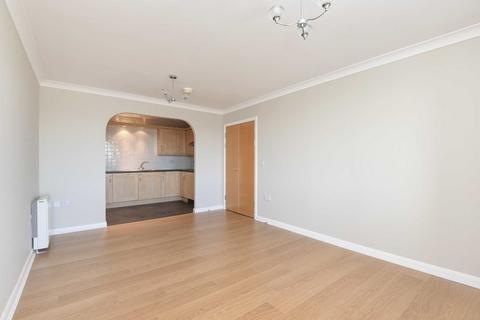 2 bedroom flat to rent, London Road, London SW16