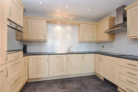 2 bedroom flat to rent, London Road, London SW16