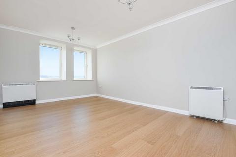 2 bedroom flat to rent, London Road, London SW16
