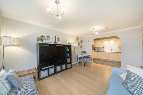2 bedroom flat to rent, London Road, London SW16