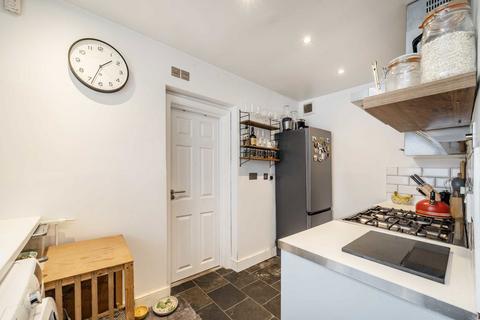 1 bedroom flat to rent, Lewin Road, London SW16