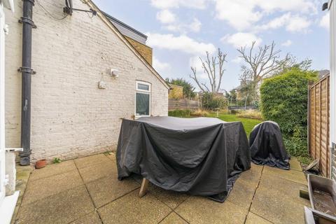 1 bedroom flat to rent, Lewin Road, London SW16