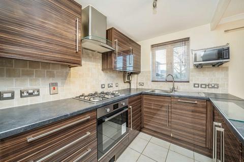 2 bedroom flat for sale, Kingsworthy Close, Kingston Upon Thames KT1