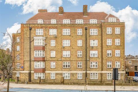 3 bedroom flat for sale, Sutton Street, London E1